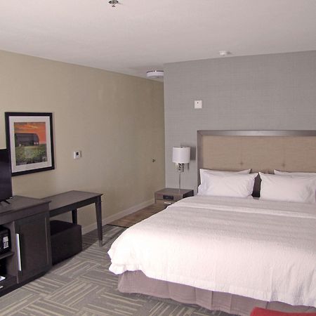 Hampton Inn Mcpherson Extérieur photo