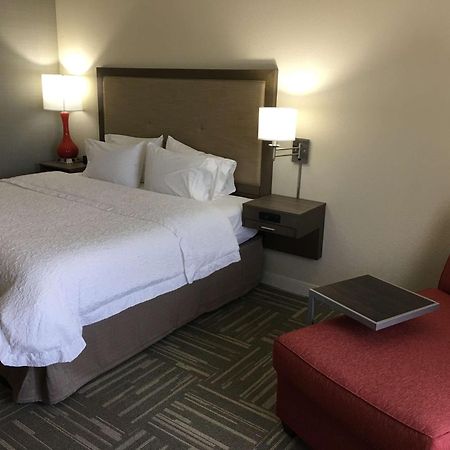 Hampton Inn Mcpherson Extérieur photo