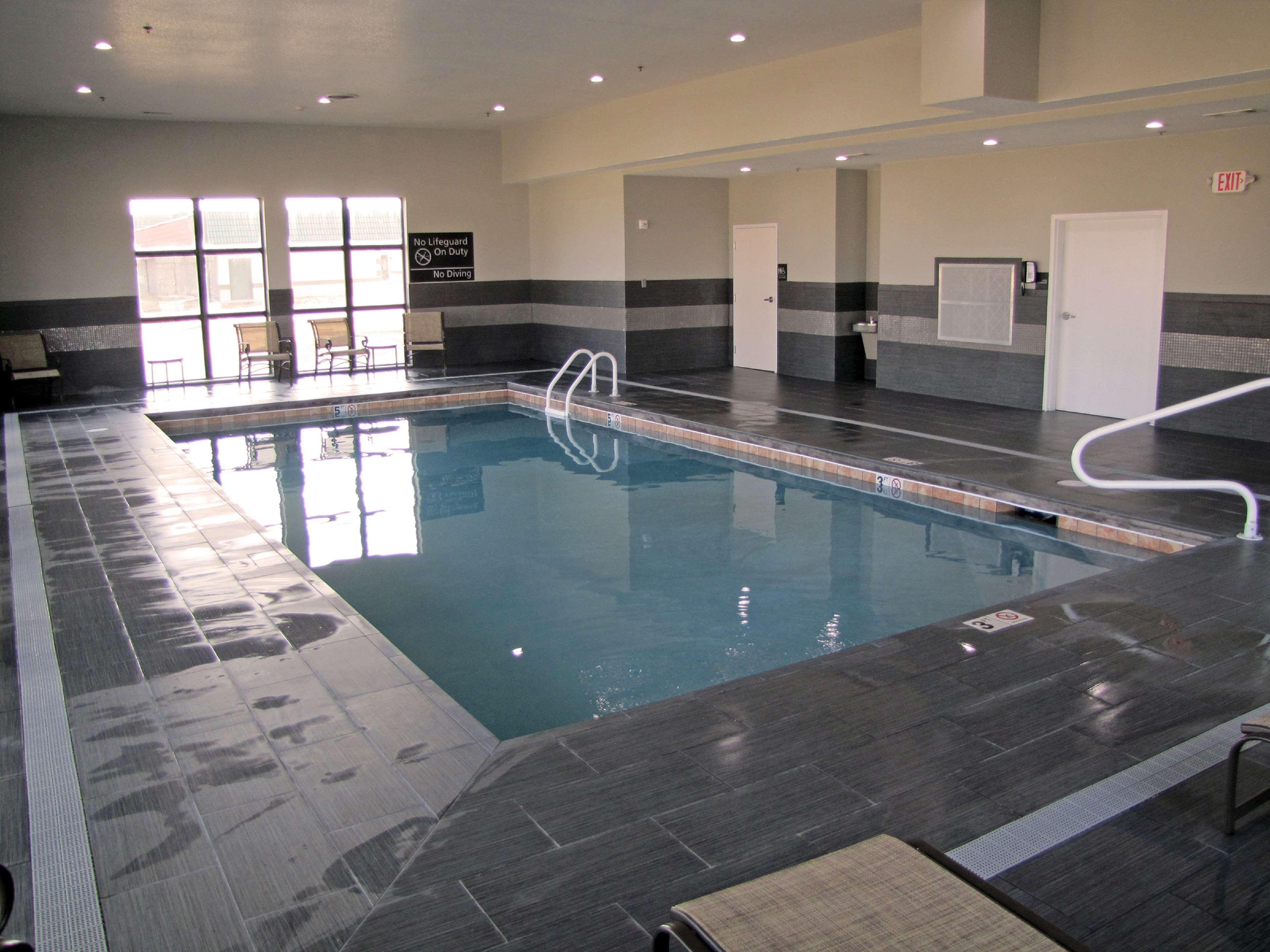 Hampton Inn Mcpherson Extérieur photo