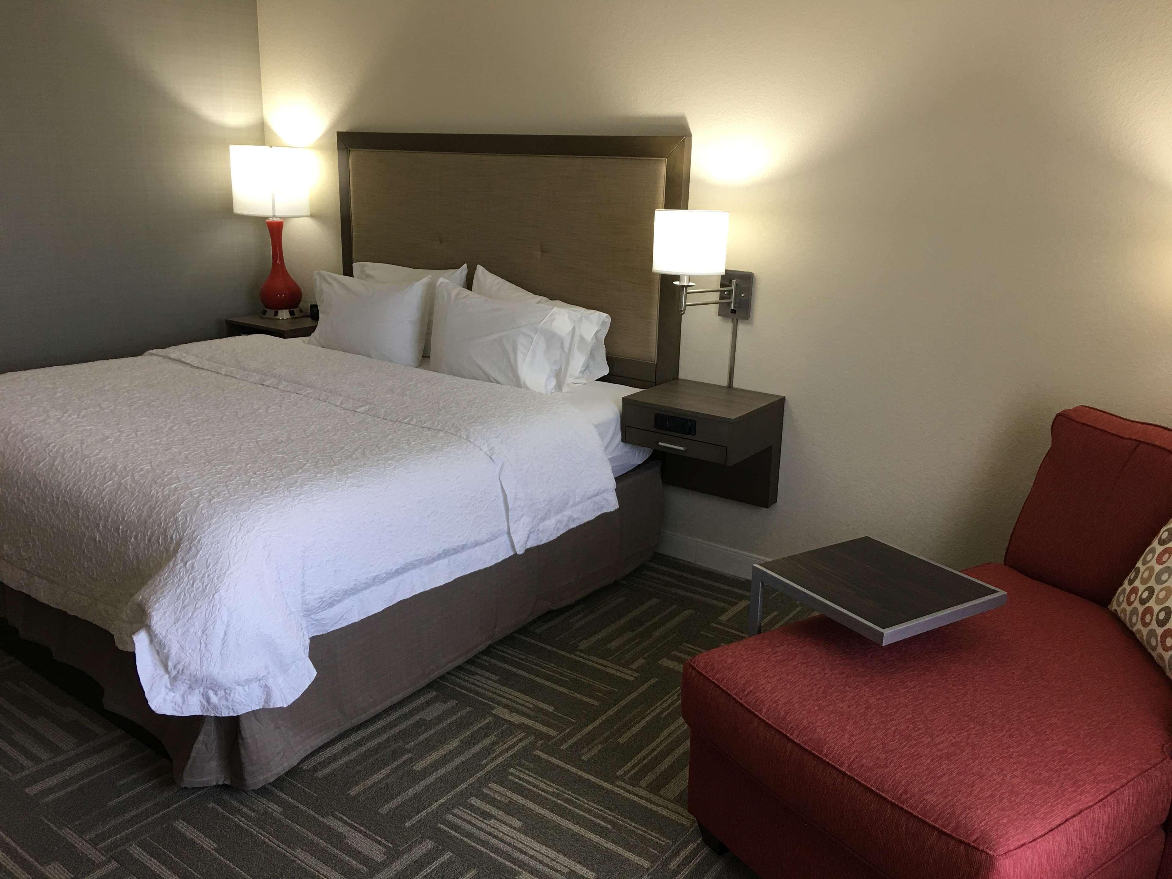 Hampton Inn Mcpherson Extérieur photo