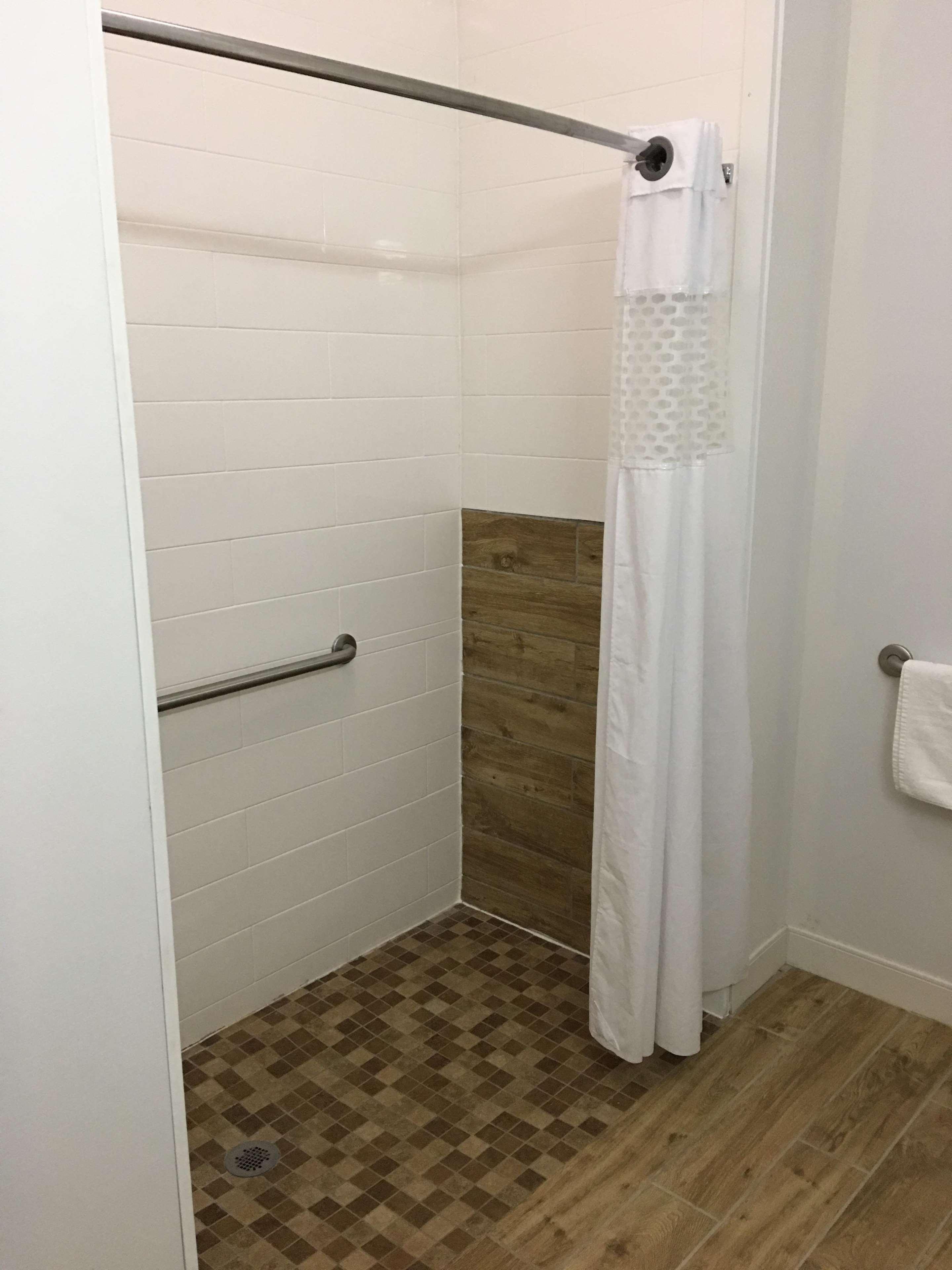 Hampton Inn Mcpherson Extérieur photo