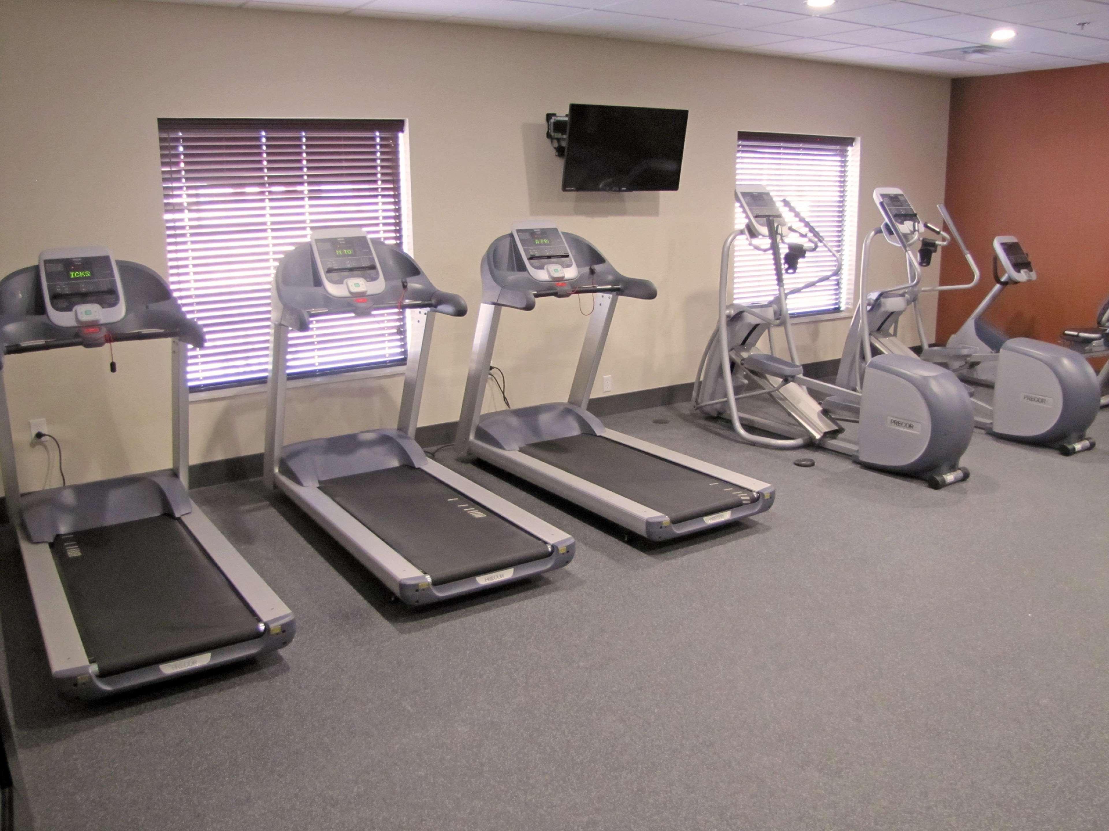 Hampton Inn Mcpherson Extérieur photo