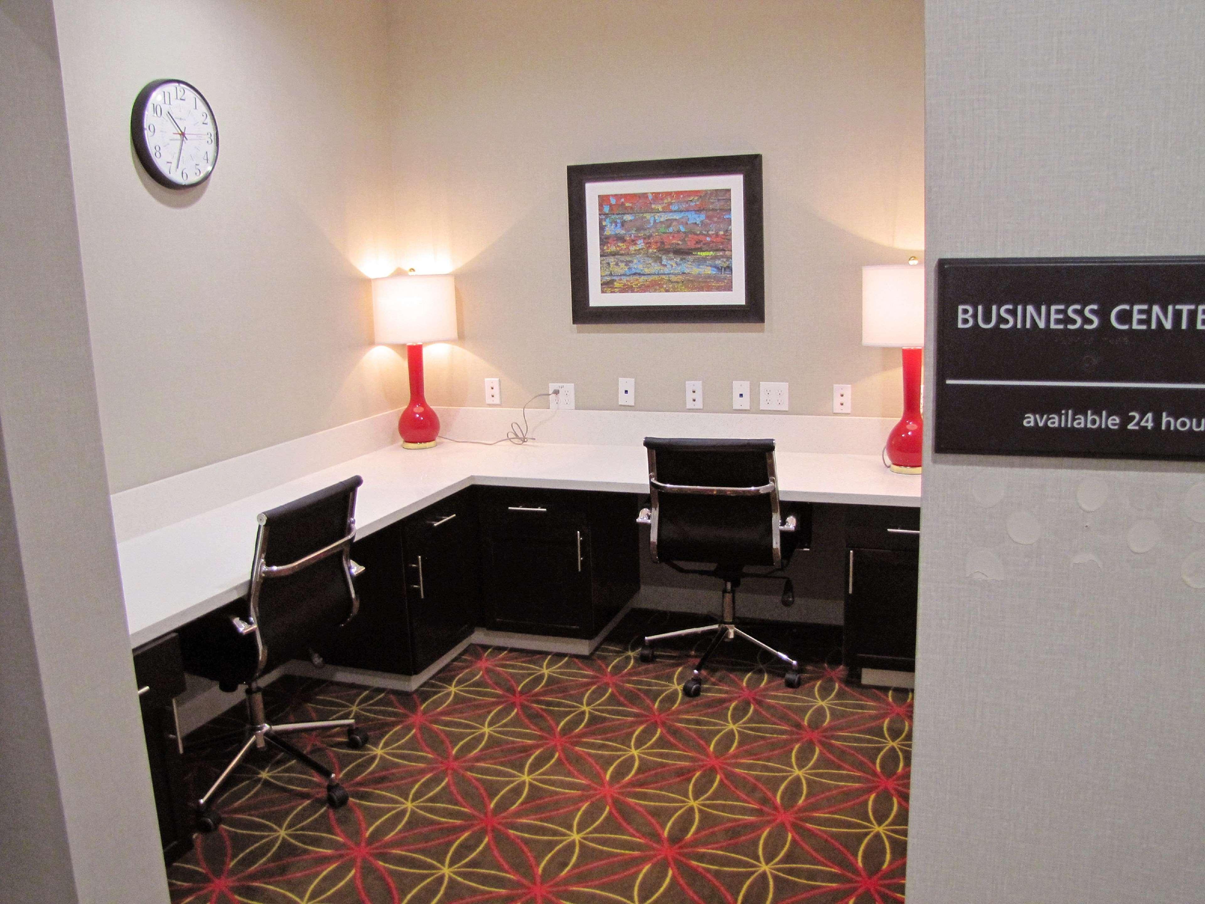 Hampton Inn Mcpherson Extérieur photo