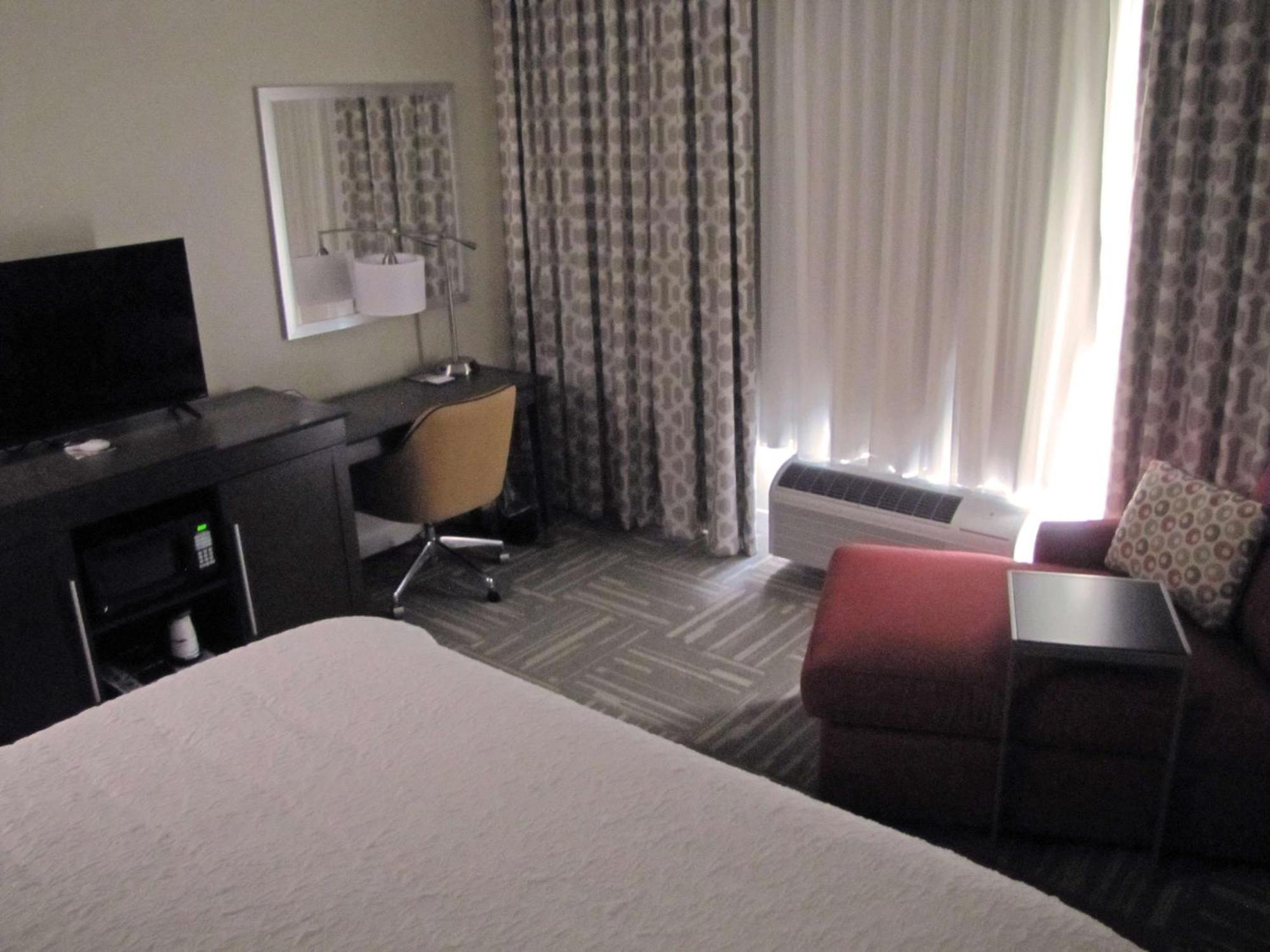 Hampton Inn Mcpherson Extérieur photo